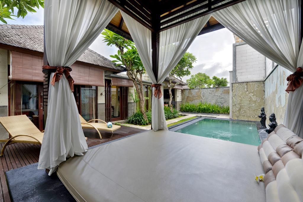 The Khayangan Dreams Villa, Seminyak Bagian luar foto