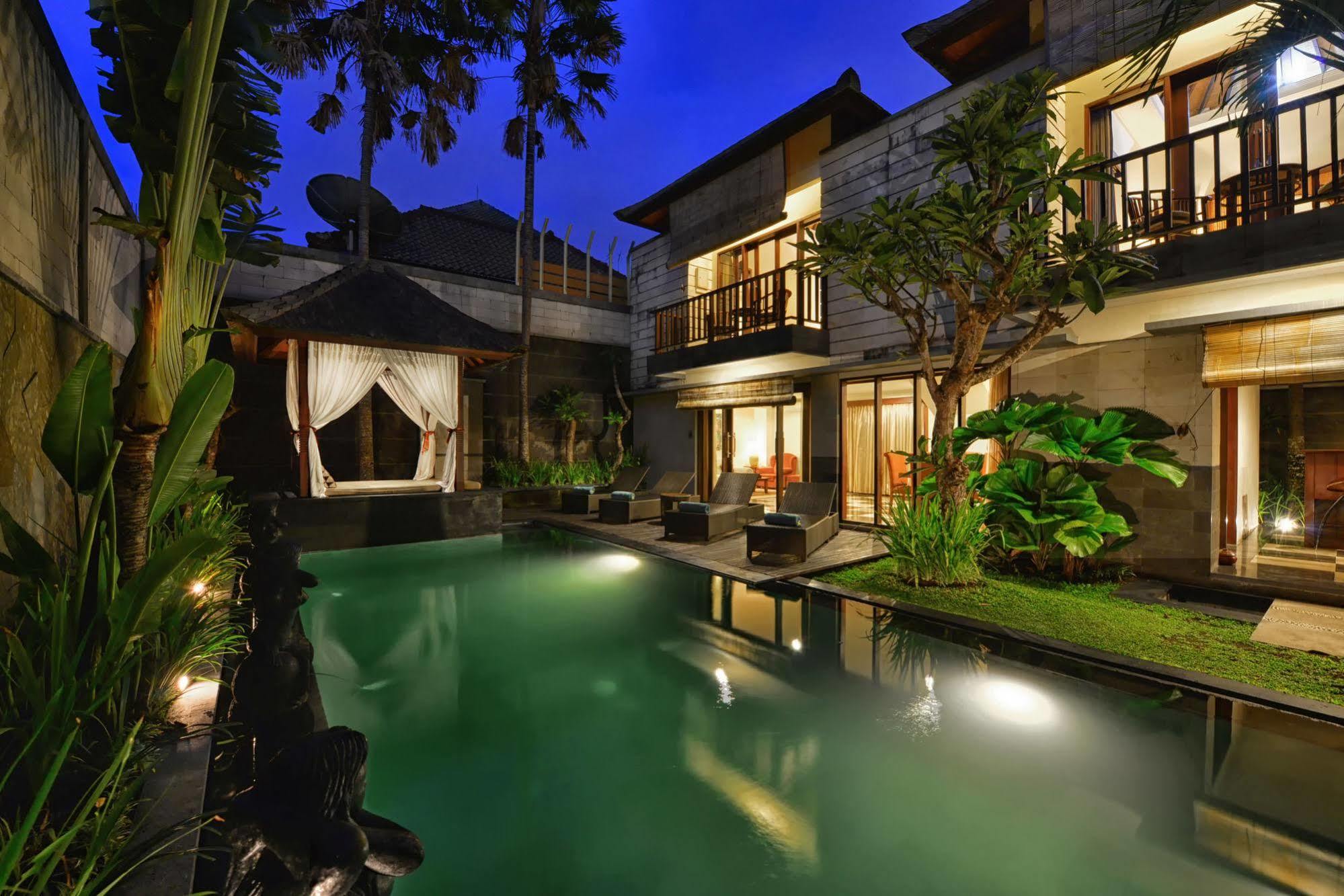 The Khayangan Dreams Villa, Seminyak Bagian luar foto